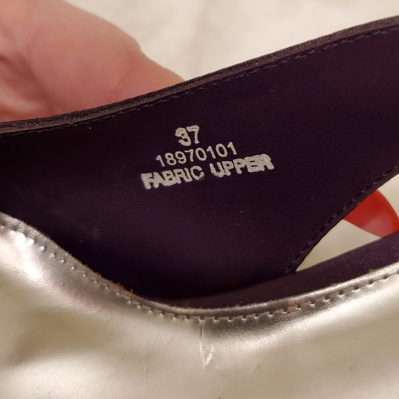 Town and shoes sandals - Picture 2 of 8